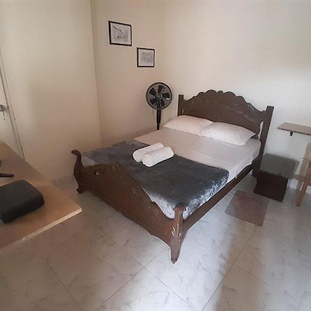 Bedroom With Private Bathroom Shared Common Areas #2 Μεντεγίν Εξωτερικό φωτογραφία