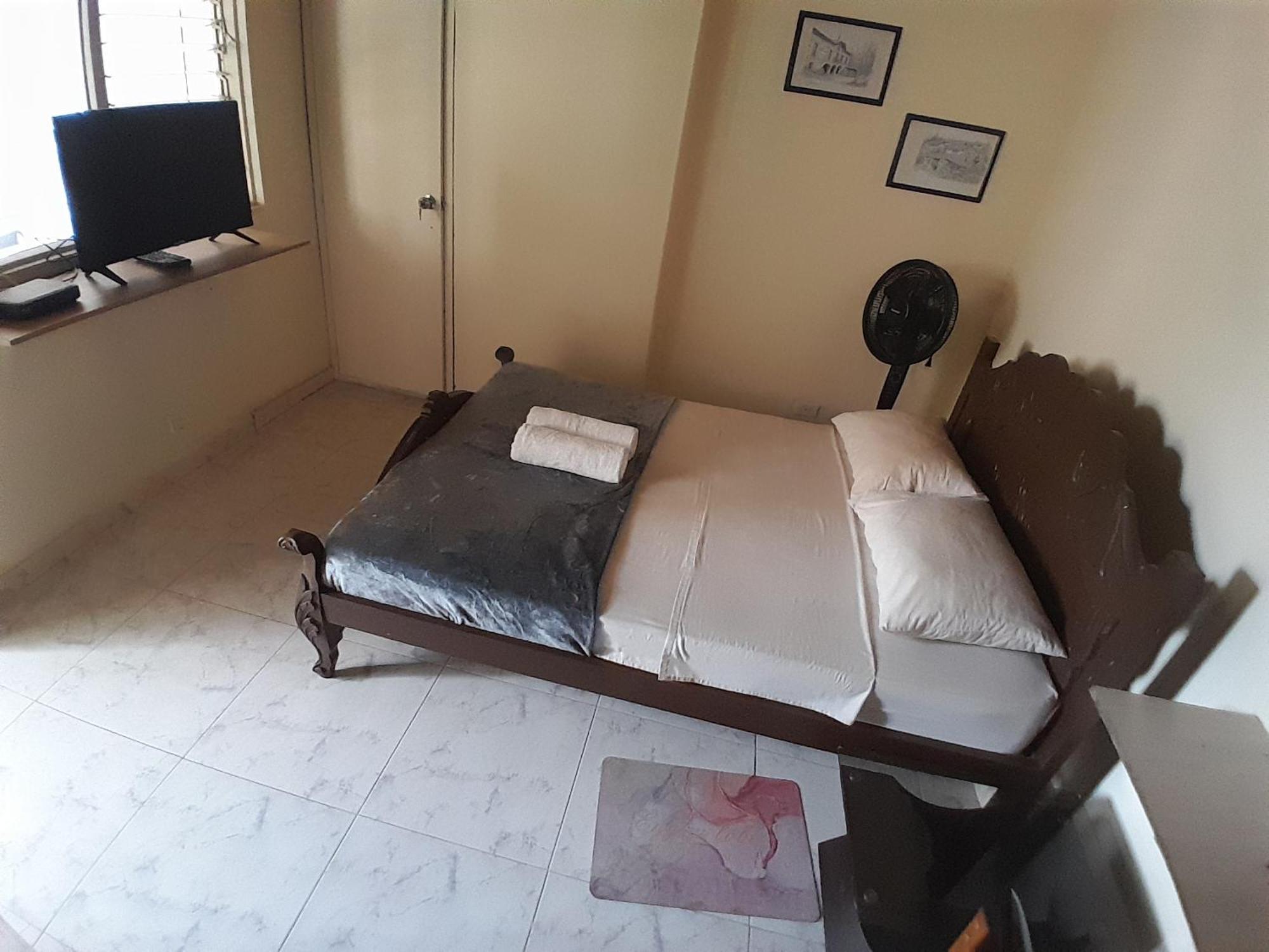 Bedroom With Private Bathroom Shared Common Areas #2 Μεντεγίν Εξωτερικό φωτογραφία